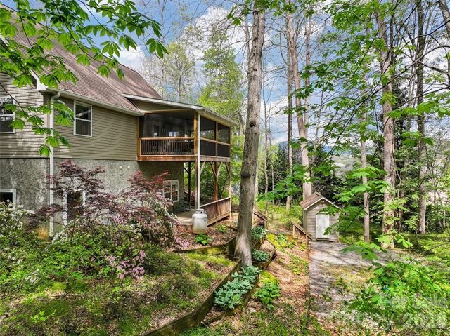 215 Atkins Loop, Lake Junaluska, NC 28745