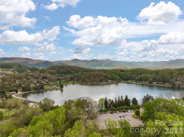 215 Atkins Loop, Lake Junaluska, NC 28745