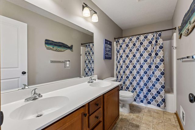 878 104th Lane NE, Blaine, MN 55434
