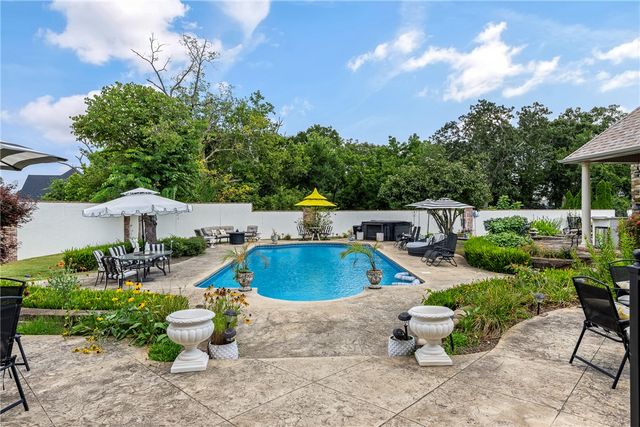 11220 Talamore Boulevard, Bentonville, AR 72712