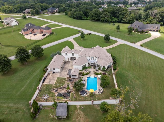 11220 Talamore Boulevard, Bentonville, AR 72712