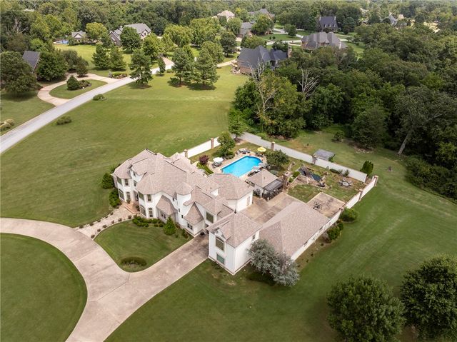 11220 Talamore Boulevard, Bentonville, AR 72712