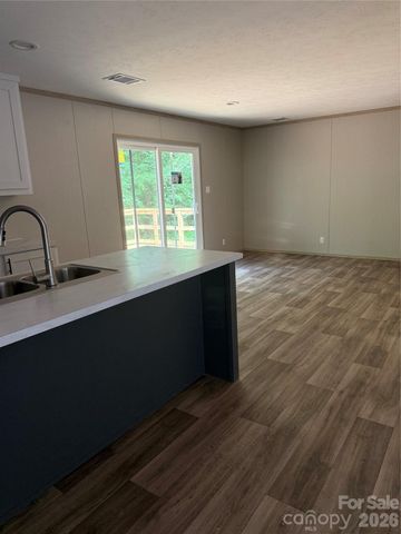 2468 Bonnie Glen, Clover, SC 29710