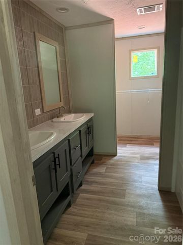 2468 Bonnie Glen, Clover, SC 29710