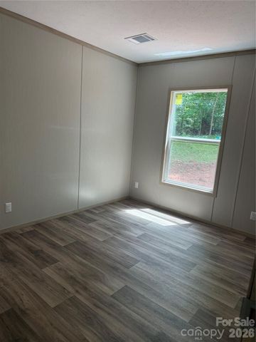 2468 Bonnie Glen, Clover, SC 29710
