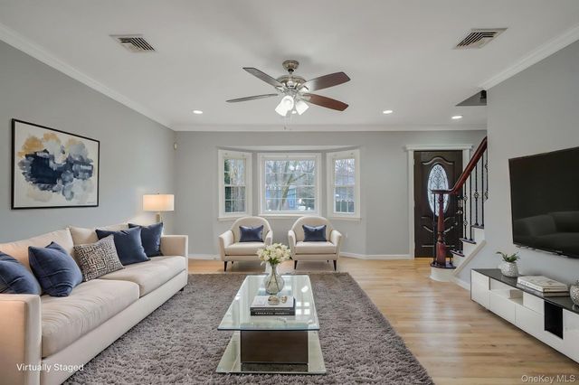 92 Hawthorne Road, Kings Park, NY 11754