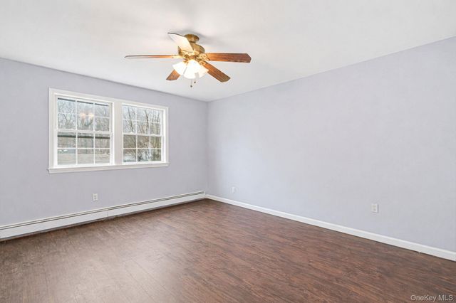 92 Hawthorne Road, Kings Park, NY 11754