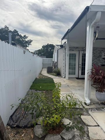 7321 Johnson St, Hollywood, FL 33024