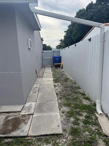 7321 Johnson St, Hollywood, FL 33024