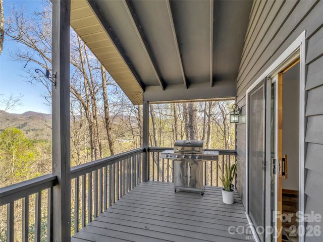 400 Indian Trail, Franklin, NC 28734