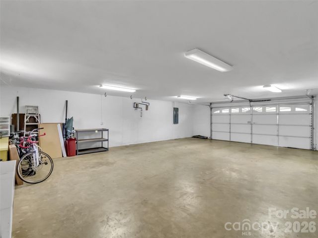 400 Indian Trail, Franklin, NC 28734