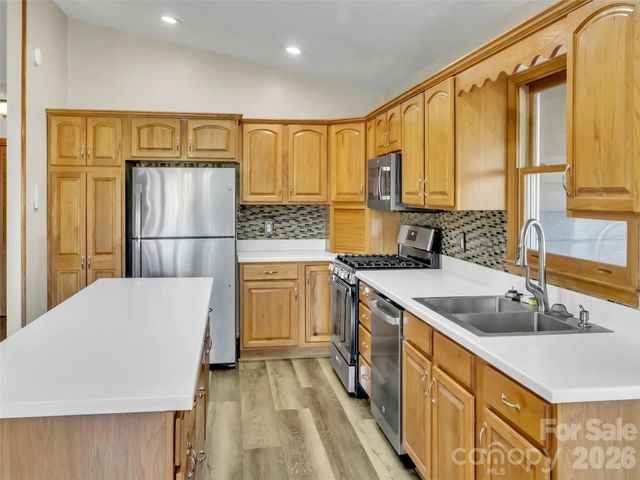 400 Indian Trail, Franklin, NC 28734