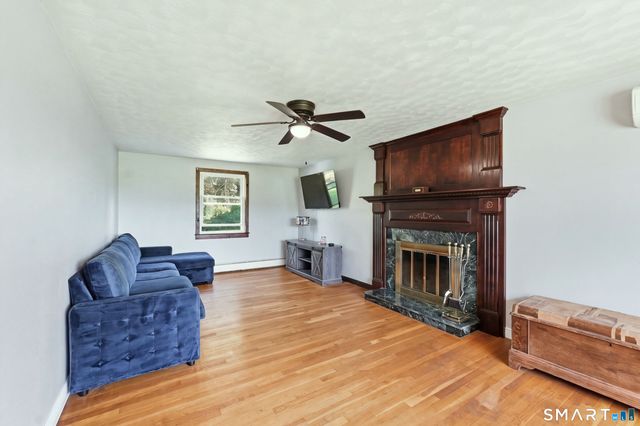 173 Abbe Road, Enfield, CT 06082