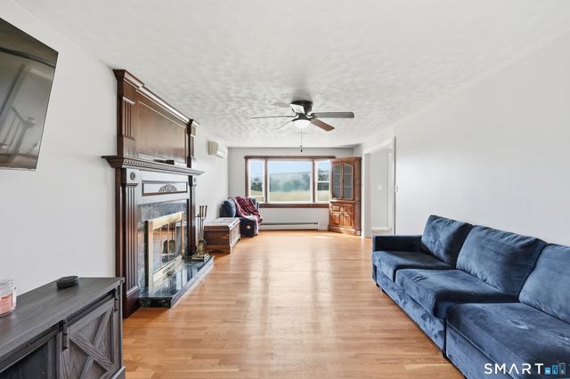 173 Abbe Road, Enfield, CT 06082