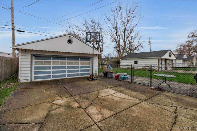 39 Airview Terrace, Cheektowaga, NY 14043