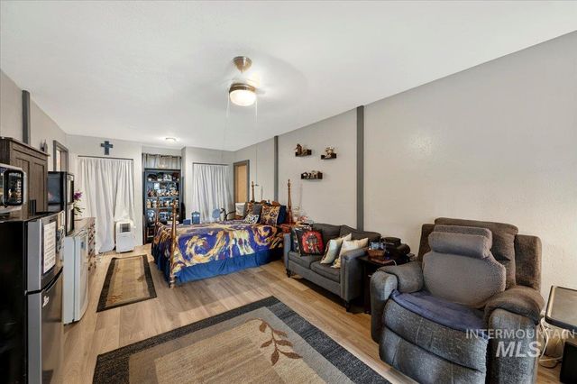 1220 E Amity Ave, Nampa, ID 83686