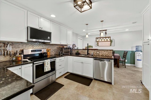 1220 E Amity Ave, Nampa, ID 83686