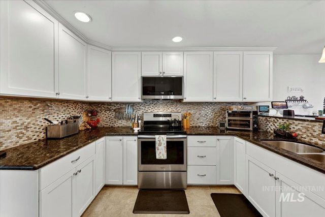 1220 E Amity Ave, Nampa, ID 83686