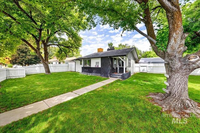 1220 E Amity Ave, Nampa, ID 83686