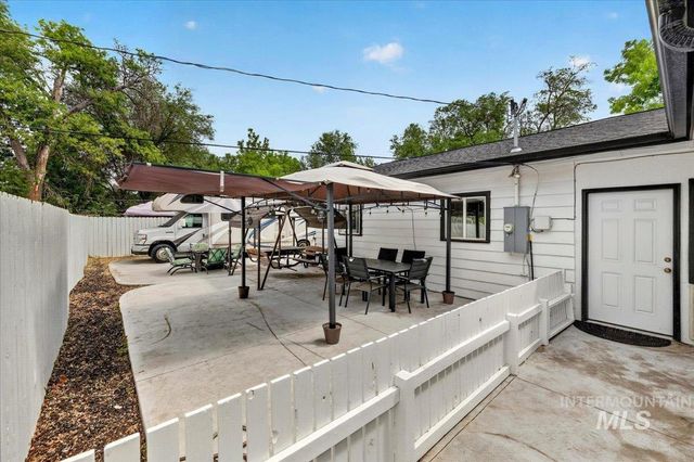 1220 E Amity Ave, Nampa, ID 83686