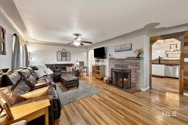 1220 E Amity Ave, Nampa, ID 83686
