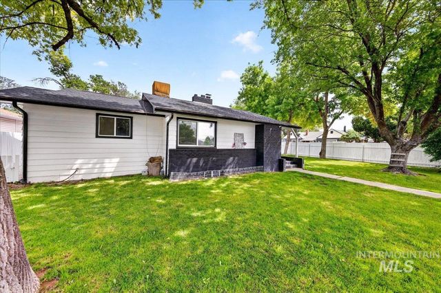 1220 E Amity Ave, Nampa, ID 83686