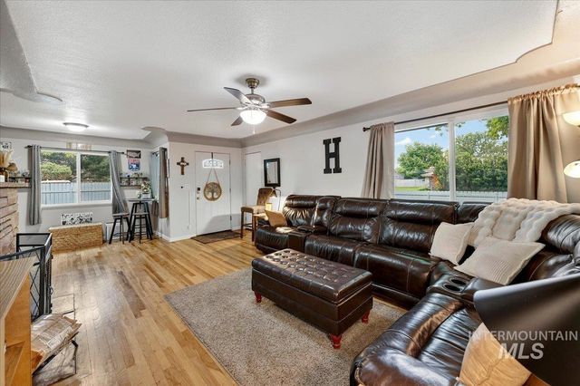 1220 E Amity Ave, Nampa, ID 83686