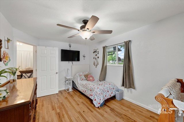1220 E Amity Ave, Nampa, ID 83686