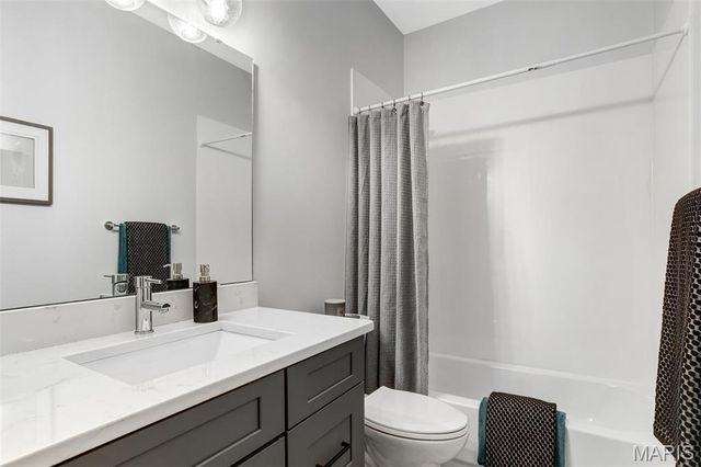 1206 Lynch Street, St Louis, MO 63118