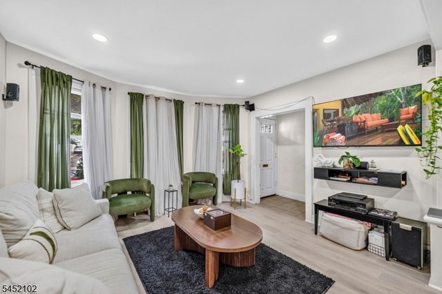 334 Trenton Ave, Paterson City, NJ 07503