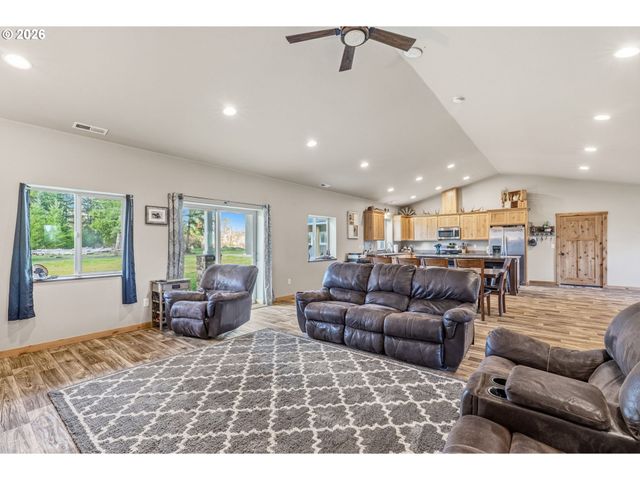 371 TOLEDO VADER Rd, Toledo, WA 98591