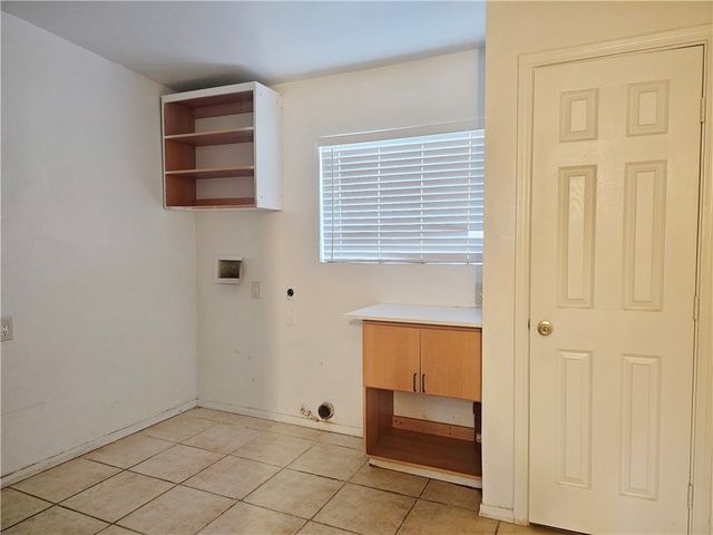 3595 E Warbler Lane, Kingman, AZ 86409