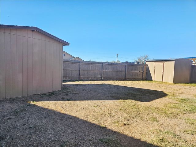 3595 E Warbler Lane, Kingman, AZ 86409