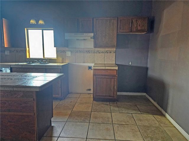 3595 E Warbler Lane, Kingman, AZ 86409