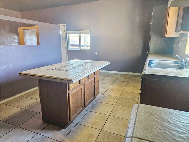 3595 E Warbler Lane, Kingman, AZ 86409