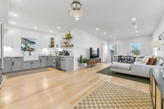 17 Akron St 2, Boston, MA 02119