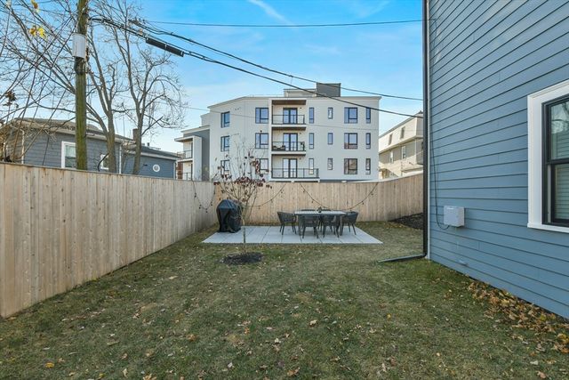 17 Akron St 2, Boston, MA 02119