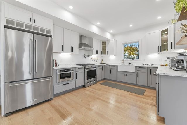 17 Akron St 2, Boston, MA 02119