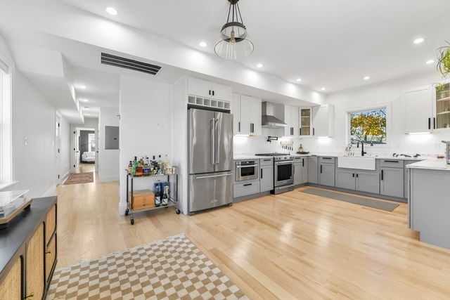 17 Akron St 2, Boston, MA 02119