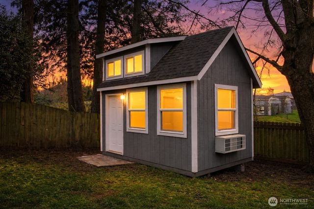 20103 8th Avenue S, Des Moines, WA 98198