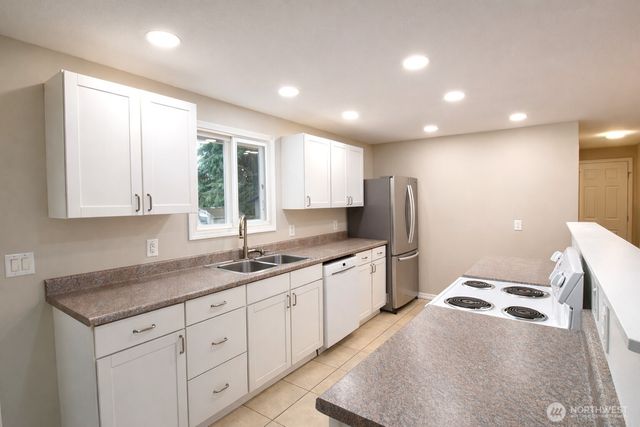 20103 8th Avenue S, Des Moines, WA 98198