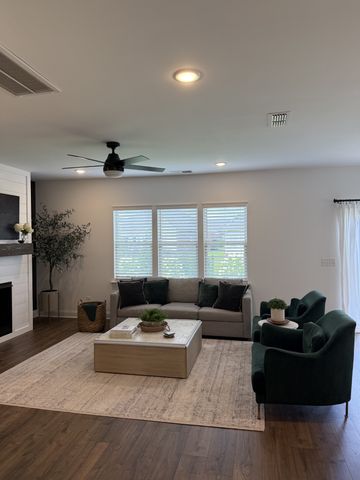 3640 Shady Forest Dr, Murfreesboro, TN 37128