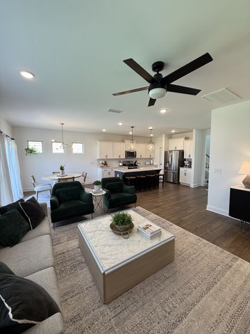 3640 Shady Forest Dr, Murfreesboro, TN 37128