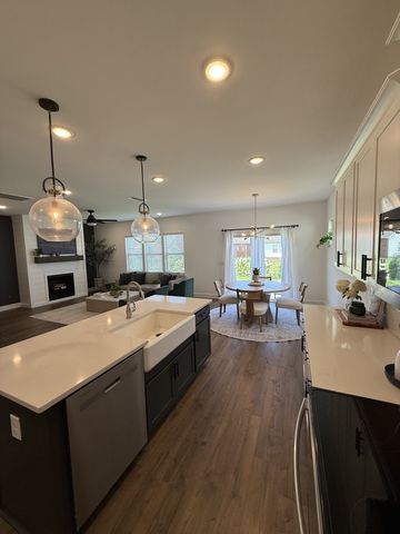 3640 Shady Forest Dr, Murfreesboro, TN 37128