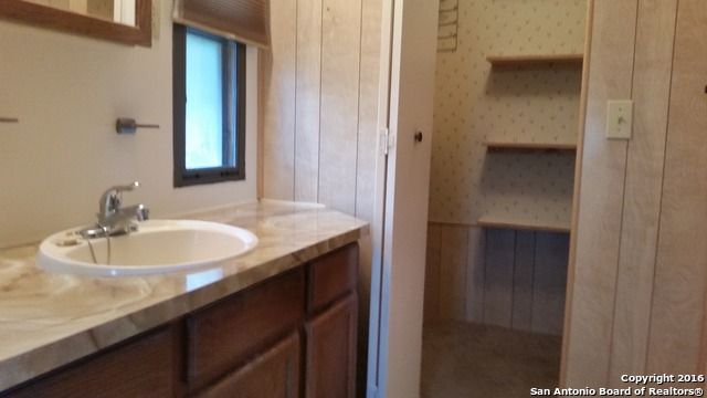 8434 BRAEWICK DR, San Antonio, TX 78239