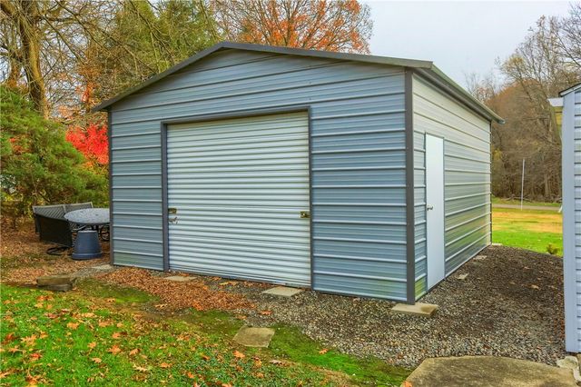 2007 Tony St, Shenango Twp, PA 16101