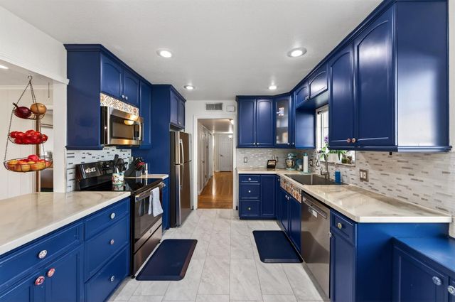 709 E Scott Avenue, Fresno, CA 93710