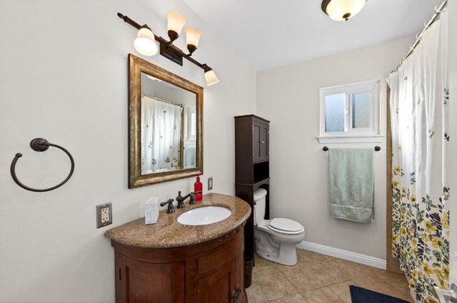 709 E Scott Avenue, Fresno, CA 93710