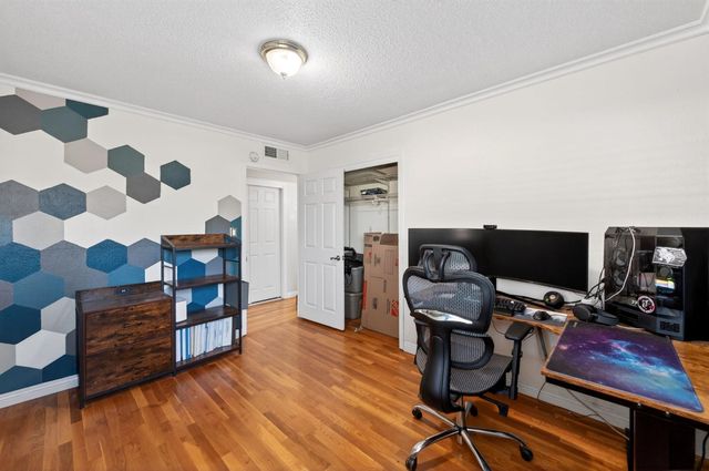 709 E Scott Avenue, Fresno, CA 93710