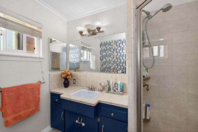 709 E Scott Avenue, Fresno, CA 93710